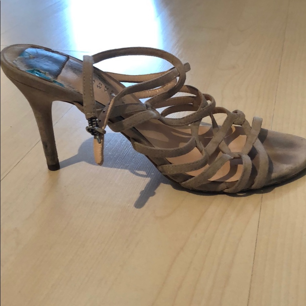 Barney’s nude suede shoe - Picture 3 of 3